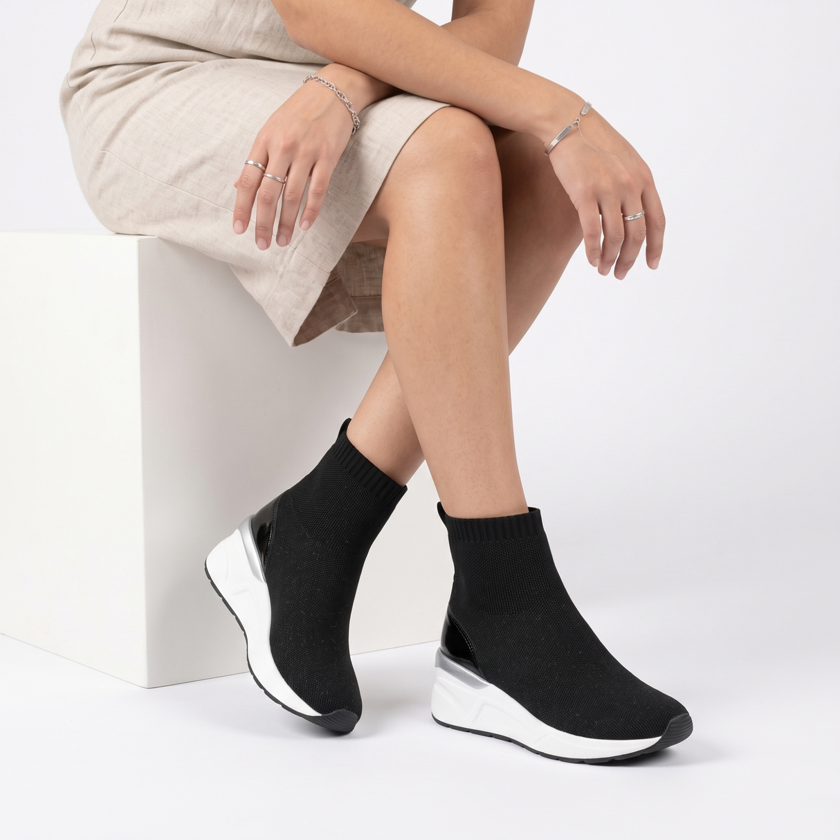 ZAPATILLA MUJER STHEF TRENDY NEGRO CON BLANCO 7602
