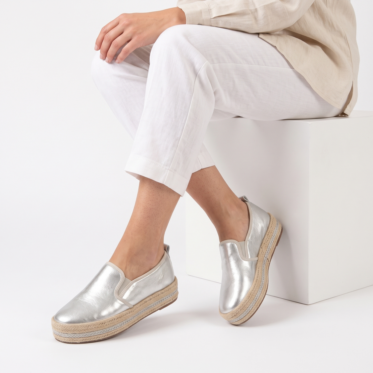ALPARGATA MUJER STHEF PLATA 7870