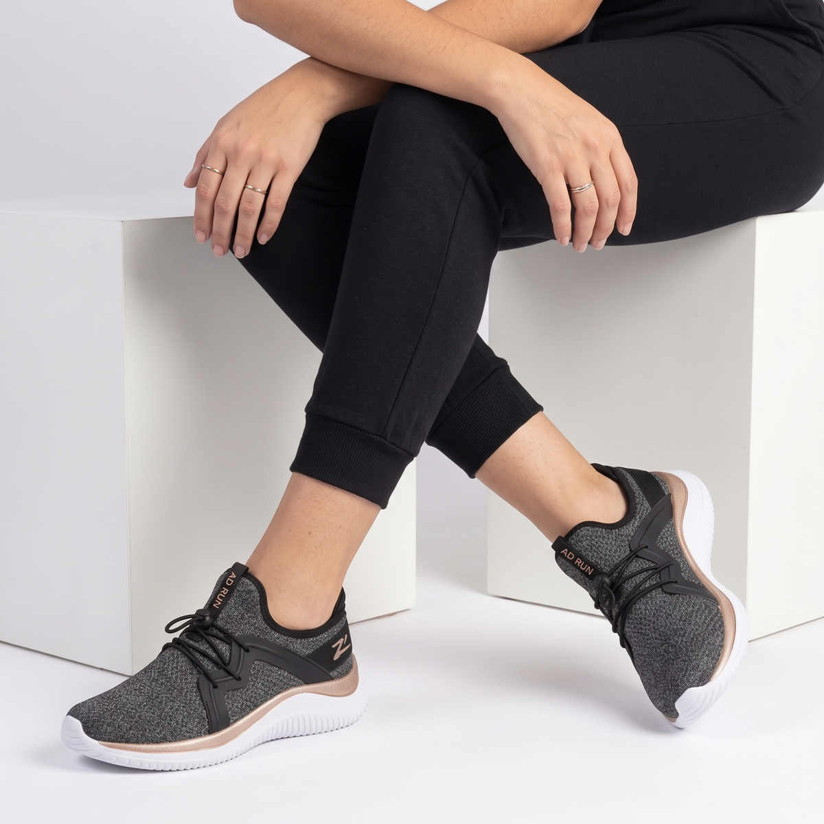 Ad Run 8408F Preto/Bronze